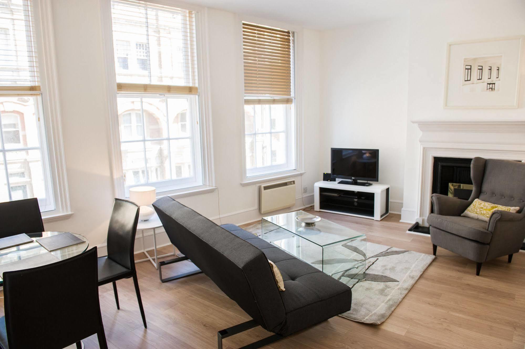 West End One Apartments Londra Esterno foto