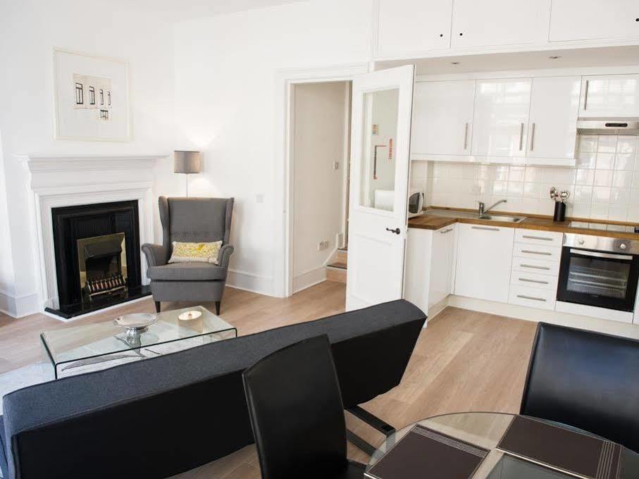 West End One Apartments Londra Esterno foto